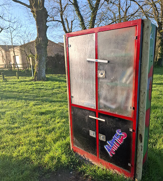 Boîte à lire au Bassin des Lavoirs